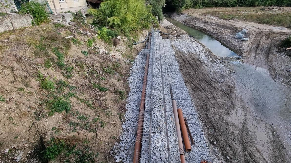 Il gruppo di minoranza Fare Comune ha avviato una campagna di contrasto ai lavori in corso "Ci sono costi finanziari rilevanti e anche l’impatto ambientale è notevole". Fatte proposte alternative.