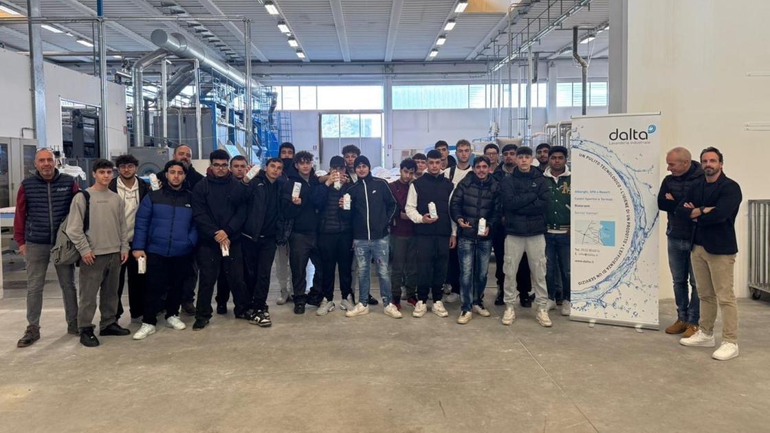 Dalta, studenti in visita all’azienda: "Serve personale qualificato"