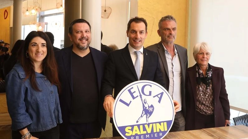 Da sinistra Roberta Bravi, Mirko De Carli, il parlamentare Jacopo Morrone, Enea Puntiroli ed Elena Marin (foto Corelli)