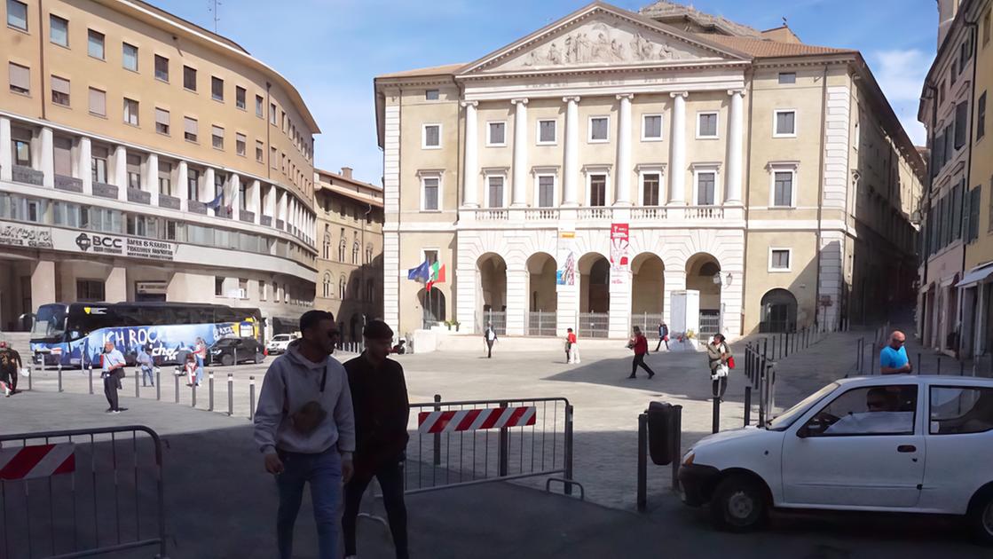 Piazza della Repubblica, 250mila euro in più per l’illuminazione