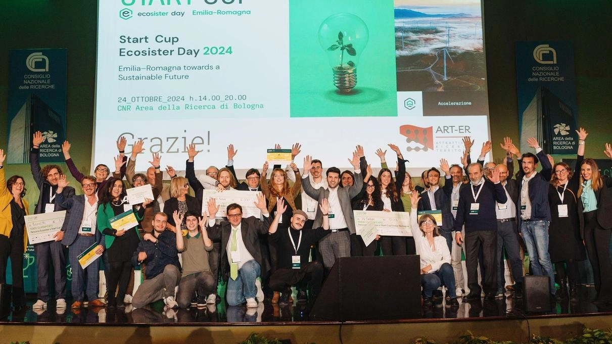 Tutti i team che hanno vinto la competizione Start Cup Ecosister 2024 che è stata organizzata da Art-ER e dalla Regione