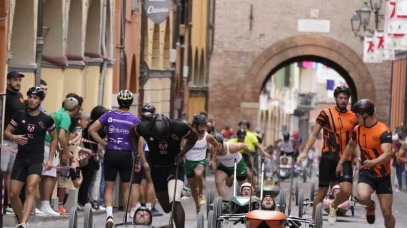 Carrera, lo show in rosa. La sorpresa delle Over:: "È la vittoria più bella"