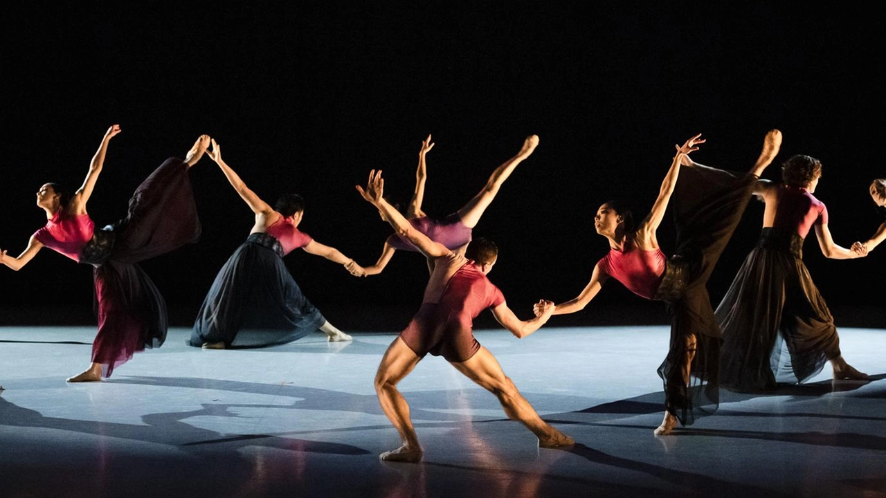 Il Tulsa Ballet porta al Teatro Comunale di Modena uno spettacolo 'Made in America' con tre coreografie che raccontano l'anima degli emigranti e un tributo italiano a Ludovico Einaudi.