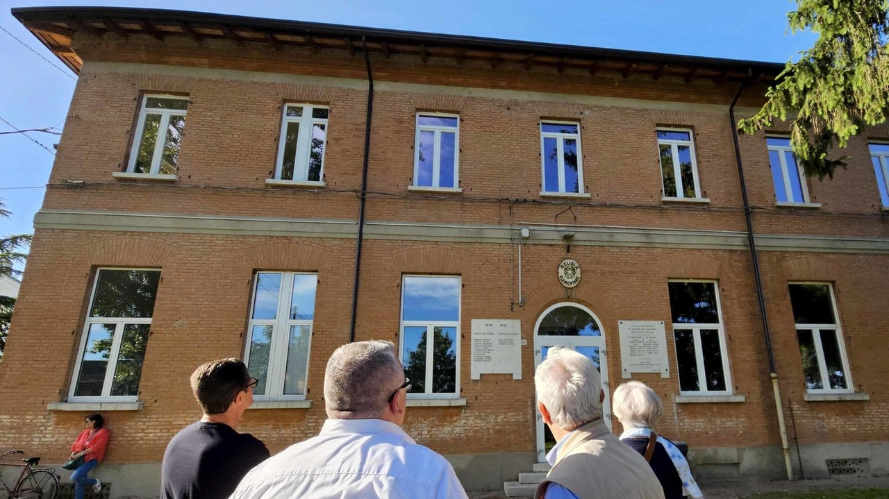 A Casaglia, poche attività resistono. La Pasticceria Dulcis di Romina Chinaglia porta vitalità e speranza in via Ranuzzi.