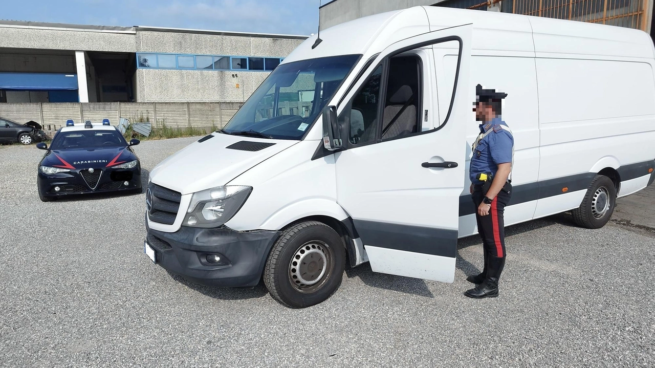 Parma, carabinieri sventano truffa: due 40enni si fingevano corrieri (foto di repertorio)