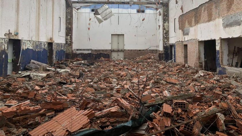 Ex teatro chiuso dal sisma del 2012. In corso i lavori per il recupero