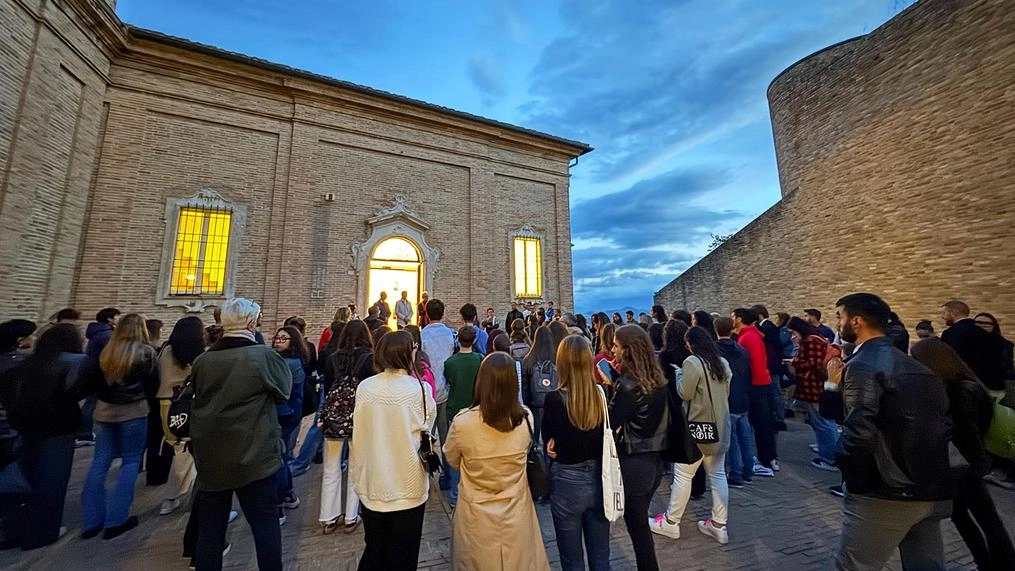 Studenti universitari verso la nuova Biblioteca San Girolamo