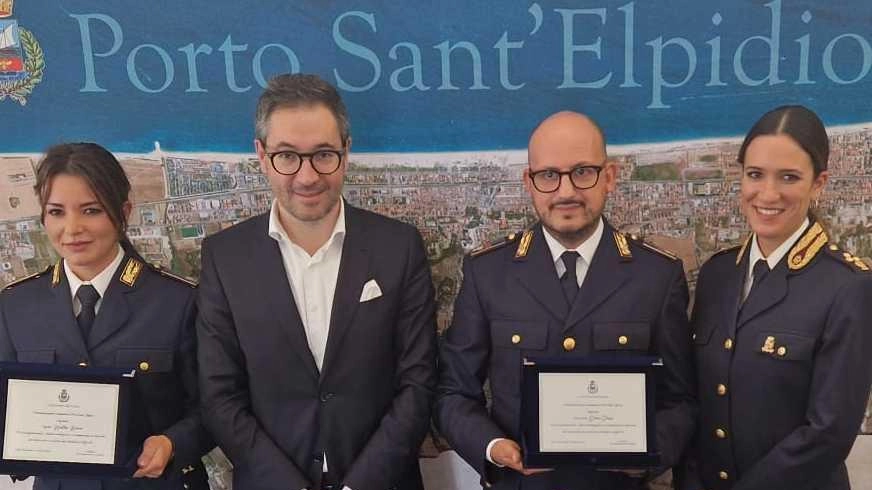 Anziana si perde e arriva a Padova: premiati i poliziotti che la trovano