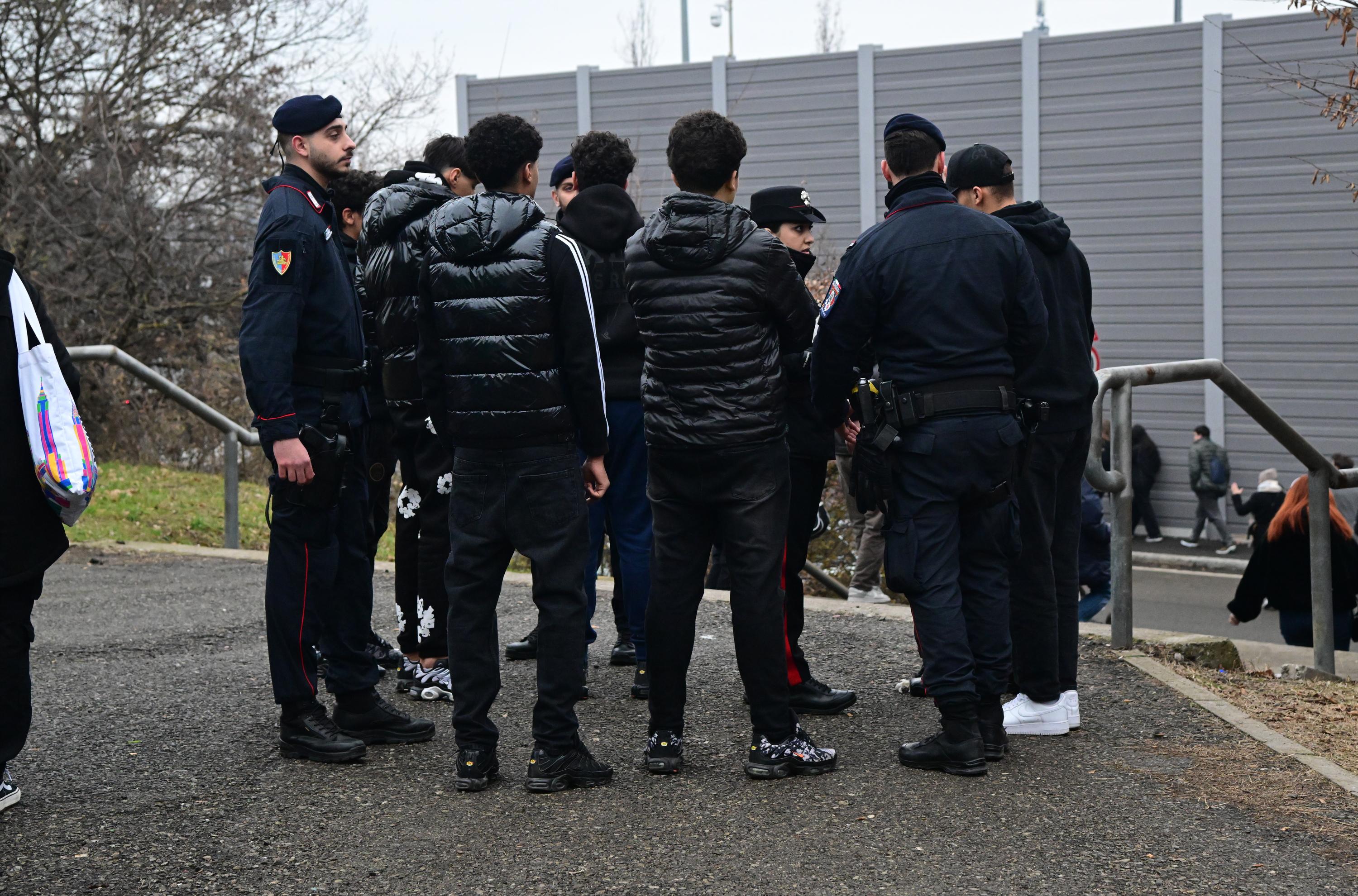 Gran Reno, lotta alle gang: centinaia di adolescenti controllati dai carabinieri