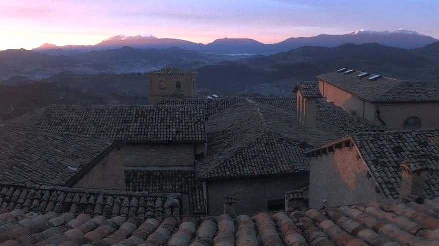 In lontananza, un accenno di neve novembrina