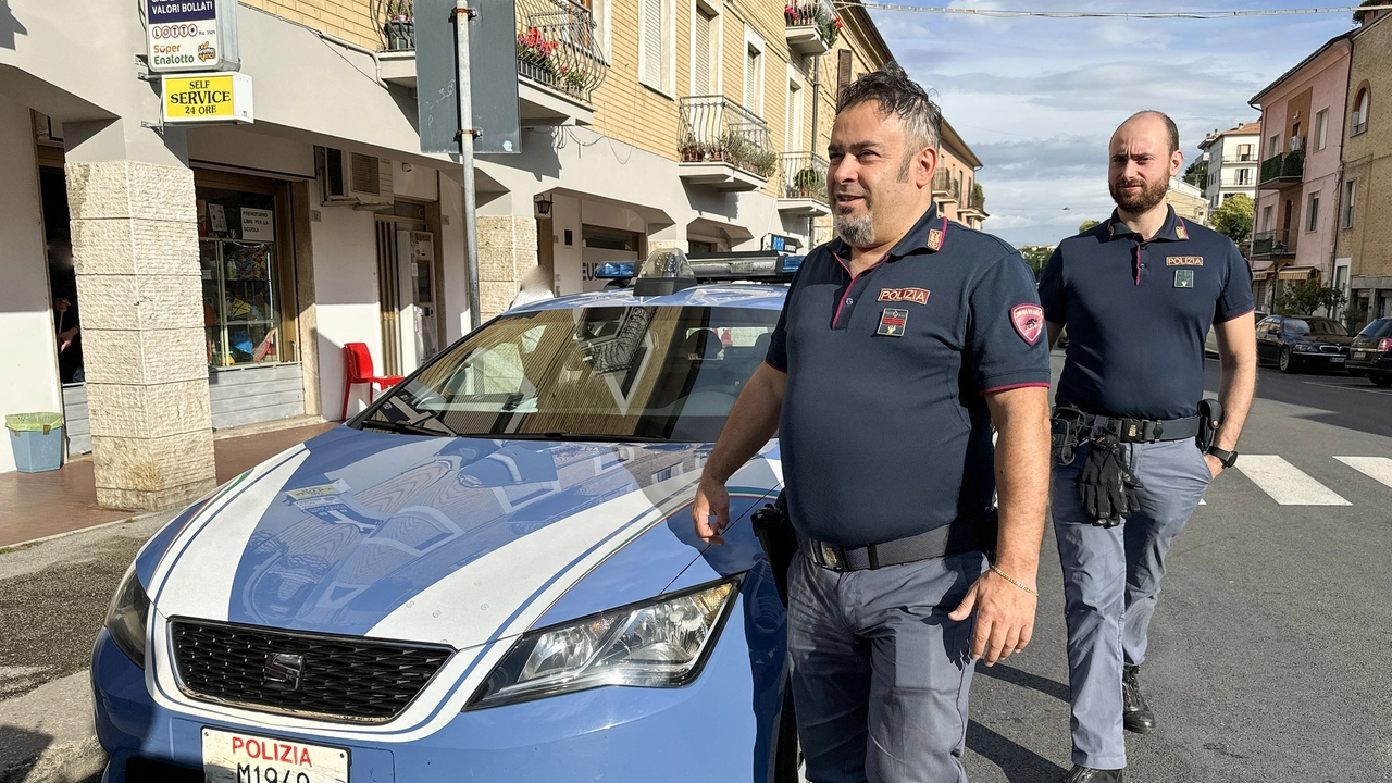 La polizia di Civitanova indaga sul furto in tabaccheria: ladri rubano centinaia di pacchetti di sigarette