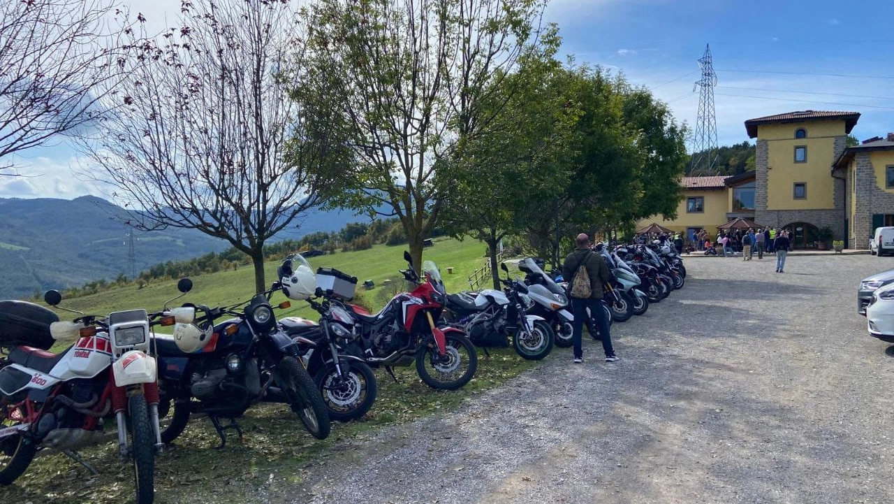 Al pranzo nell'Agriturismo Serra dei Gatti hanno partecipato 90 persone, compresi i familiari di Luca Fini