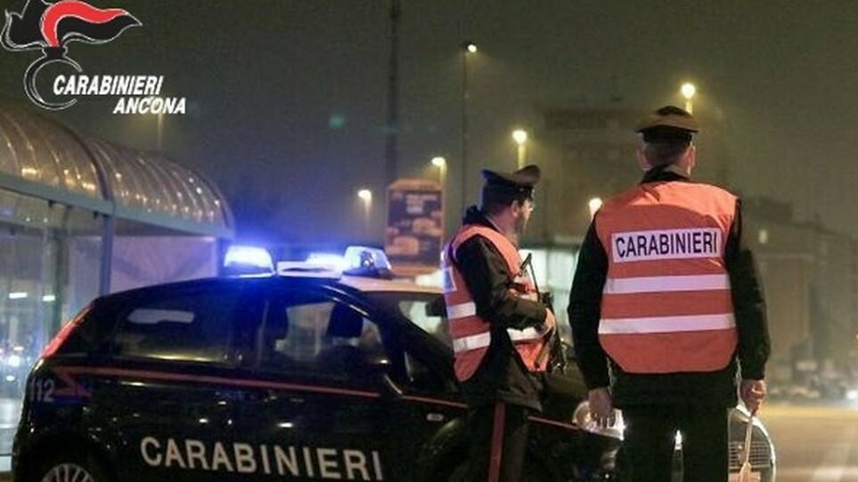 Azzannata dal suo cane: la salvano dalla finestra