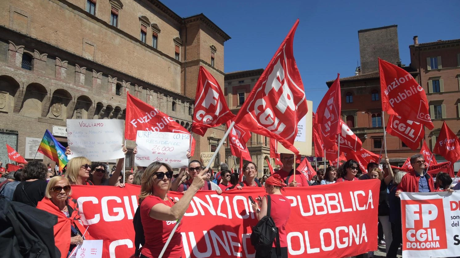 Enti pubblici, sciopero della Cgil: "In piazza siamo in quattromila"
