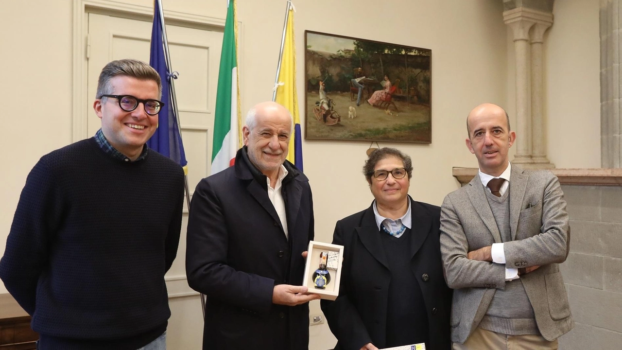 A fianco una foto scattata ieri. Da sinistra: Bortolamasi, Servillo, Maletti e Carpentieri