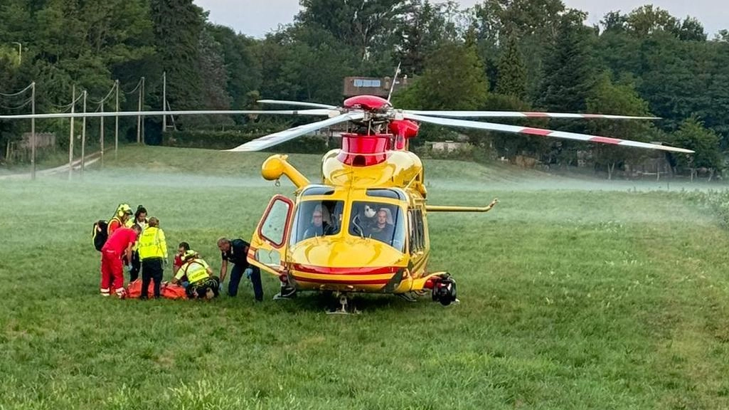 Il centauro in gravissime condizioni trasportato al Maggiore con l’eliambulanza