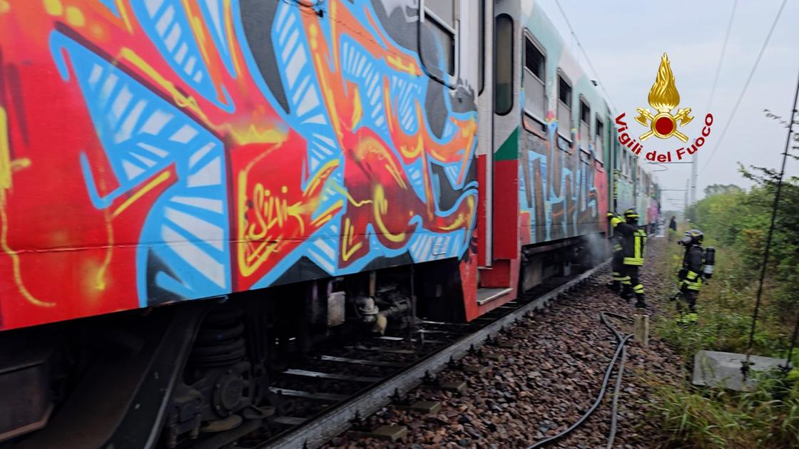 Incendio sul treno a Ferrara, nove gli studenti intossicati e feriti. Aperta un’inchiesta