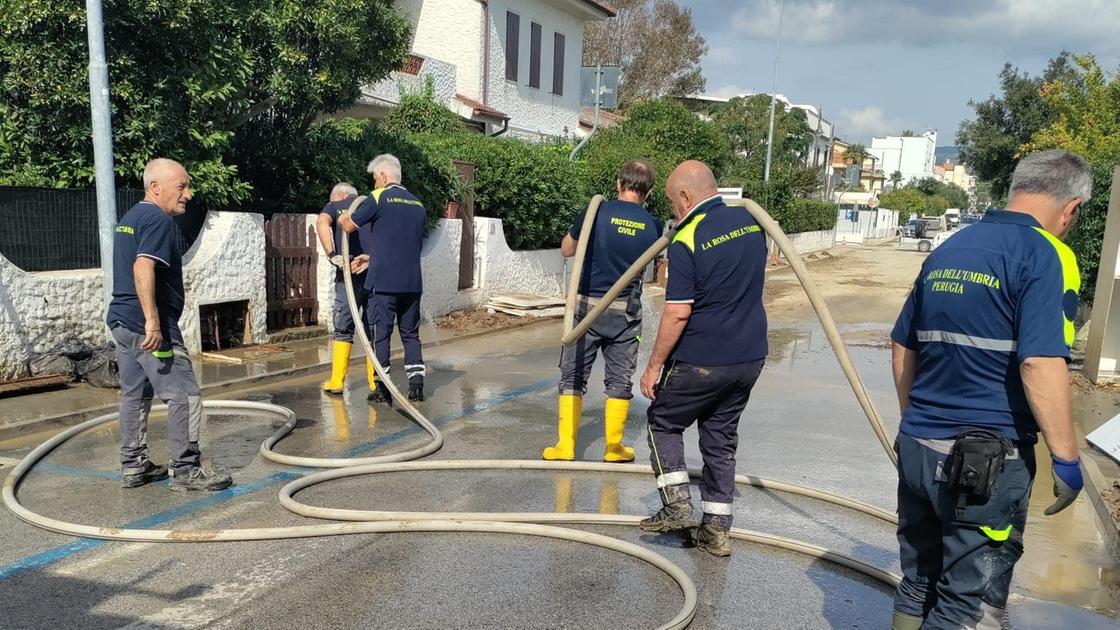 Raccolta firme per sollecitare un nuovo sistema fognario in riviera