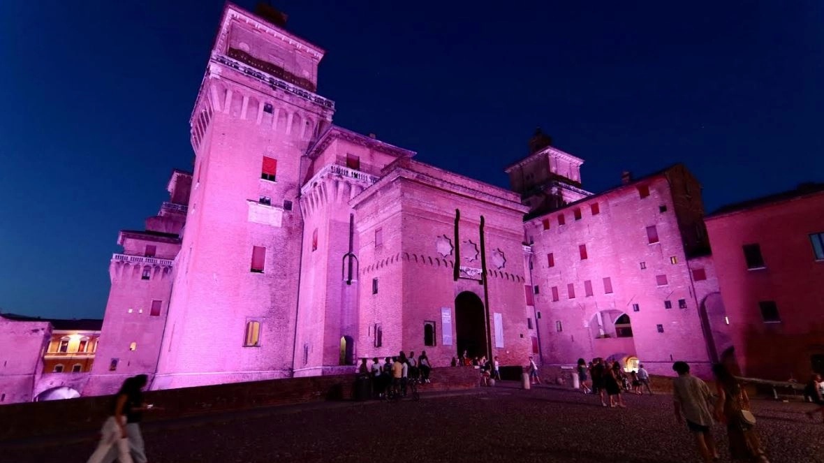 Il grande capodanno dell’estate dal 5 al 7 luglio: dalla ‘notte dei format’ alla riscoperta delle mura cittadine fino all’apertura straordinaria del Castello estense, tutti gli appuntamenti e le iniziative per l’evento alternativo alla riviera.