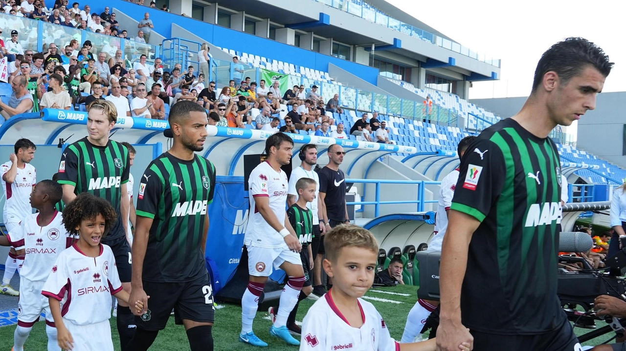 Prima volta assoluta allo stadio ’Ceravolo’ per i neroverdi che tenteranno subito la risalita in serie A. Derby col Modena a fine ottobre .