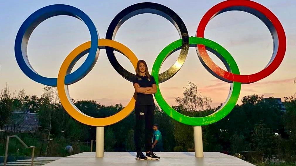 La fisioterapista maceratese con il gruppo delle atlete