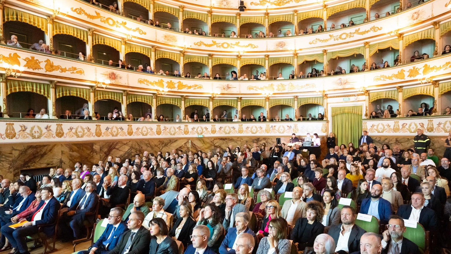 Grande festa al teatro Bonci per i 70 anni della Cna provinciale