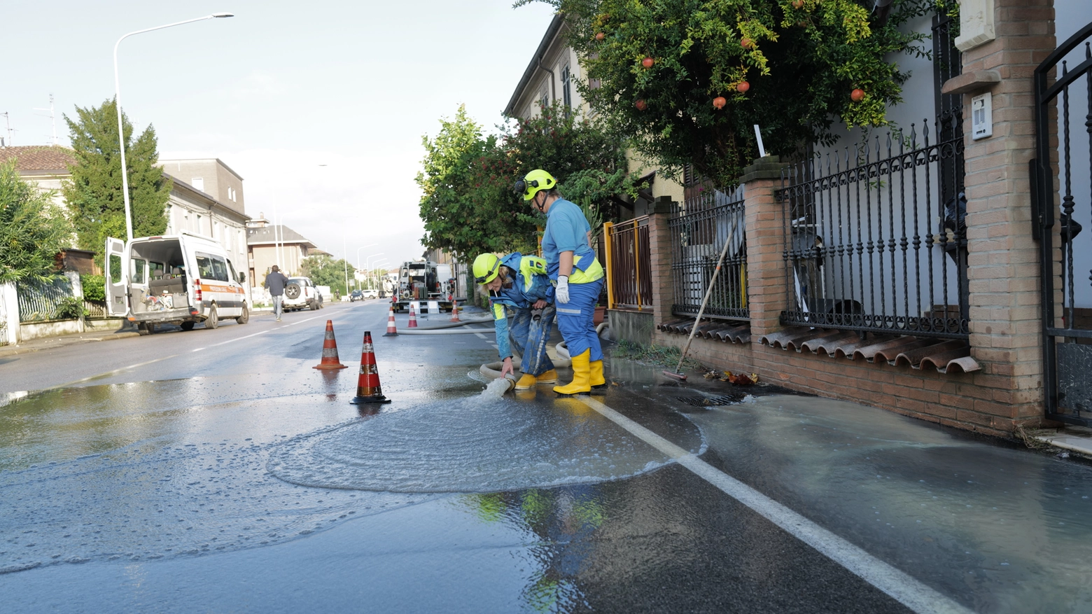 La situazione di venerdì 20 settembre, dopo le violenti piogge e allagamenti. Qui via Pelacano (foto Salieri)