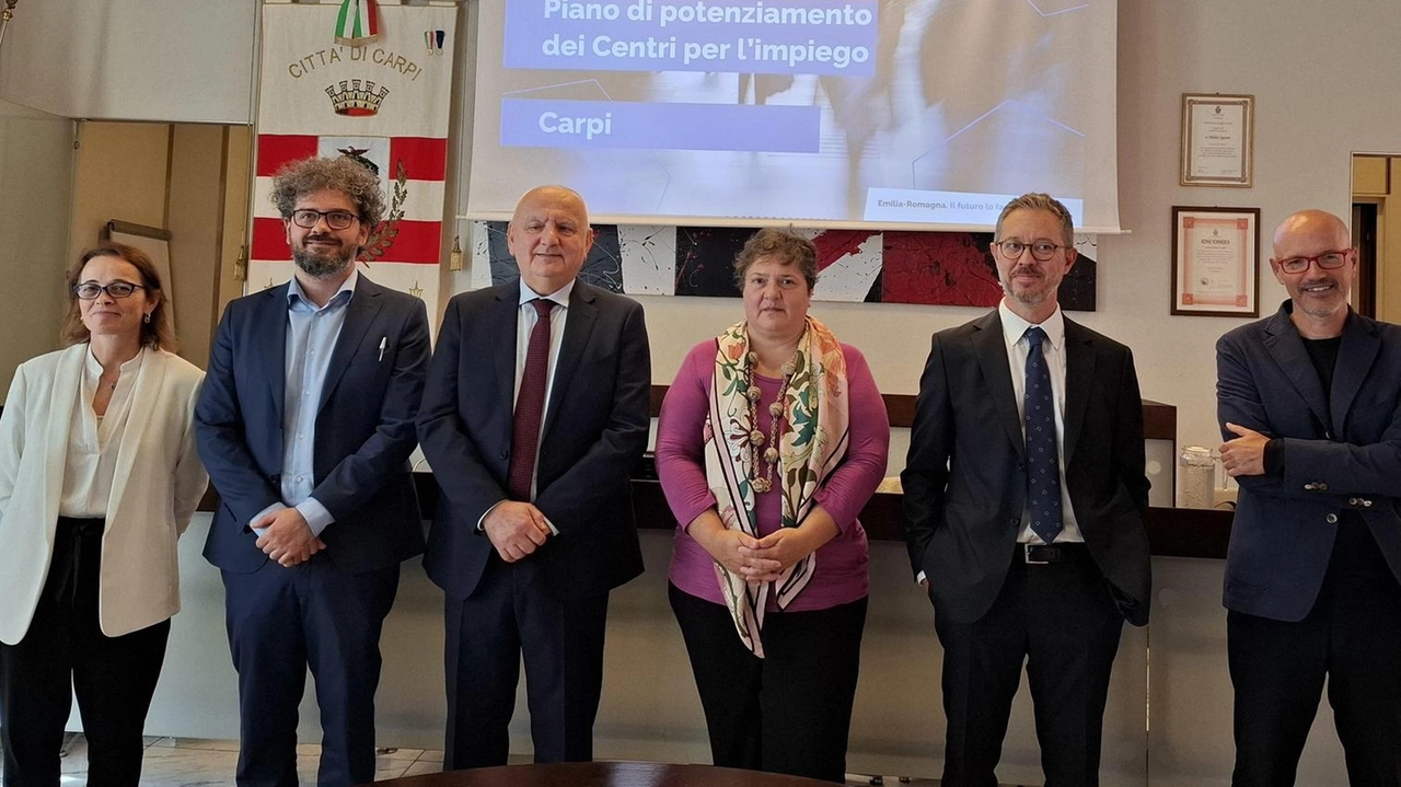 Le autorità intervenute alla presentazione del progetto della nuova sede