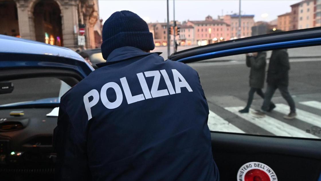 Si finge vittima di violenza sessuale. L’ex organizza spedizione punitiva