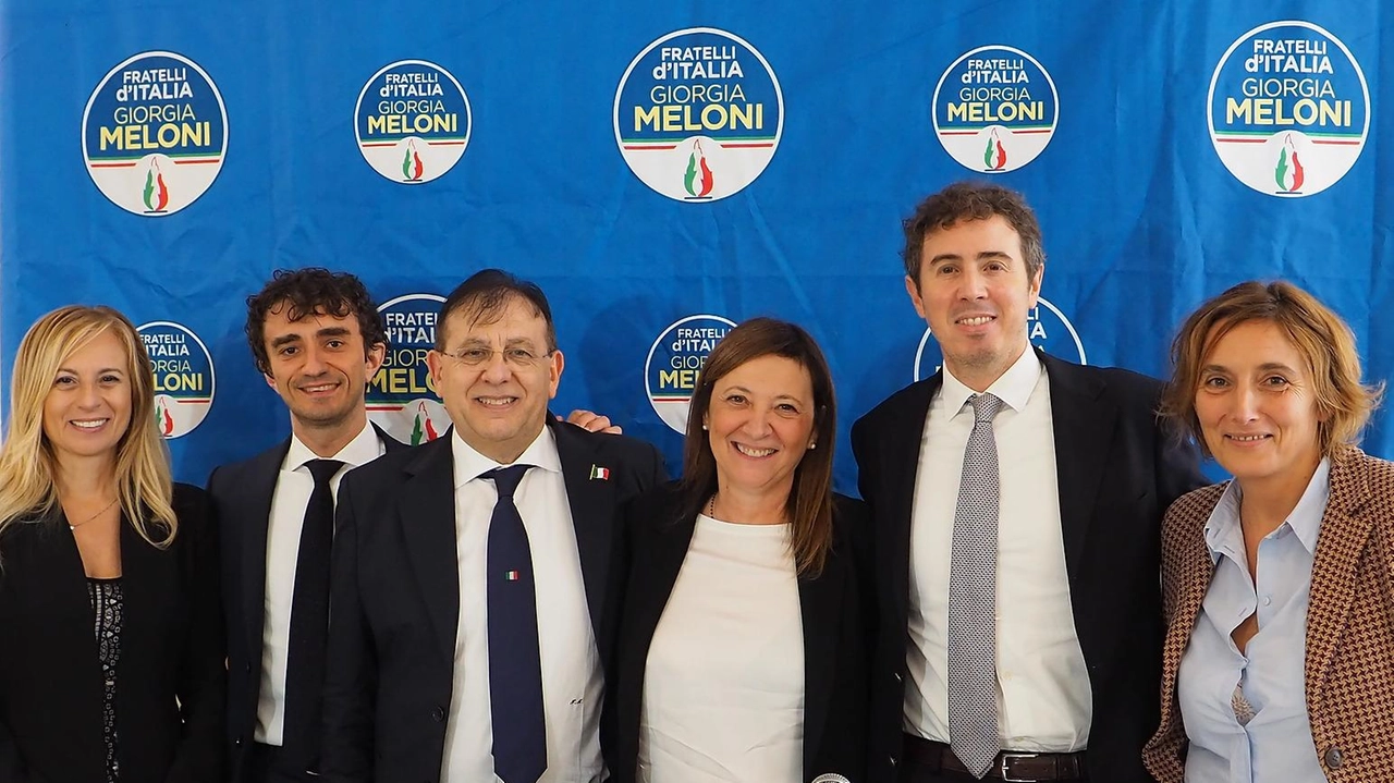 Da sinistra: la senatrice Domenica Spinelli, il viceministro Galeazzo Bignami e i candidati Nicola Marcello, Carlo Rufo Spina, Antonia Barnabè e Monia Amadei