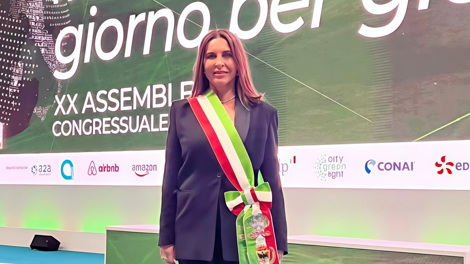 Cristina Tassinari, giornalista e consigliera comunale di Fratelli d’Italia, nel suo discorso di ringraziamento per la nomina, ha raccontato di aver subìto per anni violenze fisiche per mano del suo ex