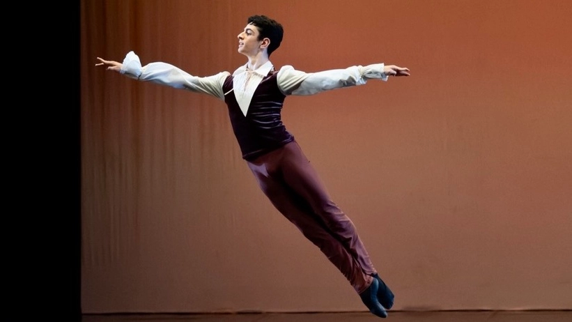 Francesco Paolo Martino, 17 anni, è stato ammesso alla National Ballet School di Londra: via alla 'colletta' per sostenere il suo sogno