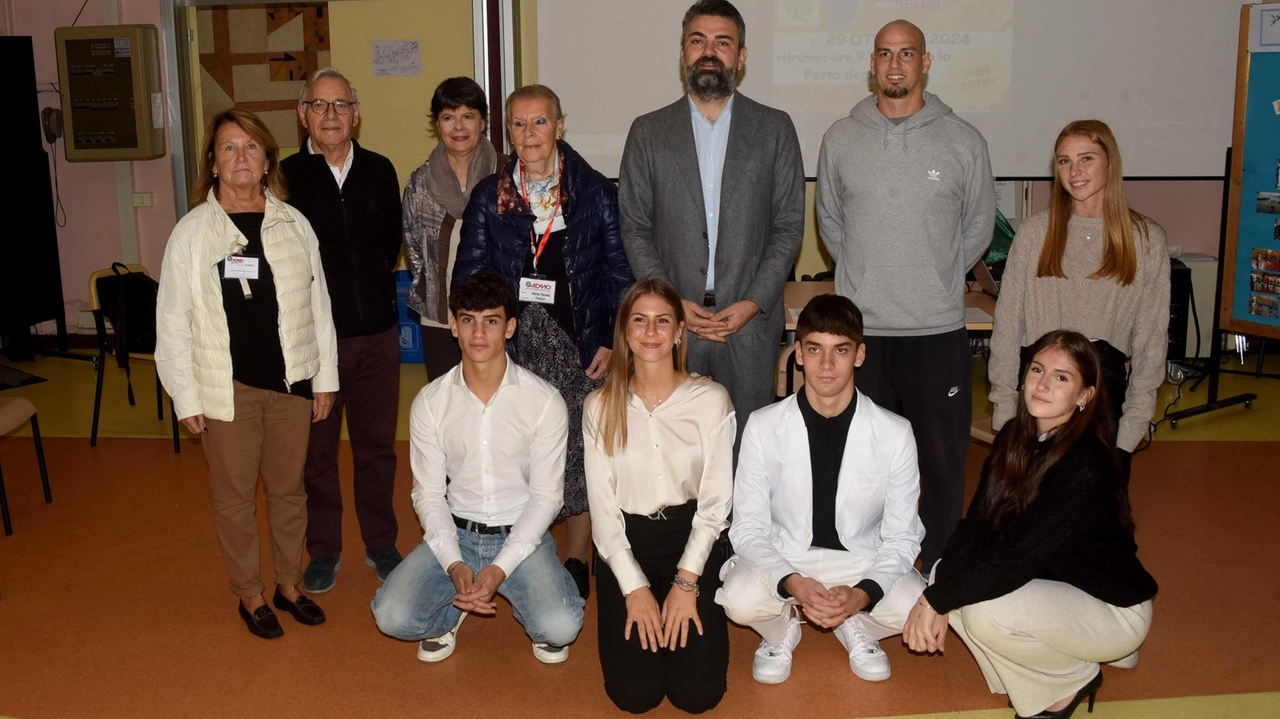 La presentazione ieri mattina al Carducci, assieme all’assessore Francesco Carità