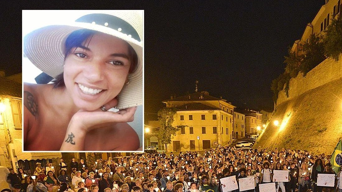 La fiaccolata a Colli al Metauro per Ana Cristina, nel riquadro a sinistra