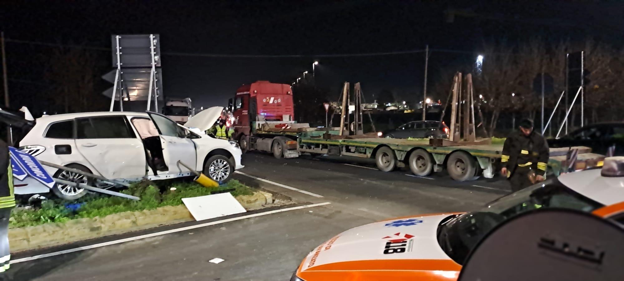 Incidente Tra Auto E Camion A Mirandola, Grave Un Bambino