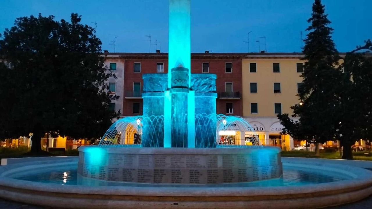 La Fontana Monumentale di Copparo, restaurata con un investimento di 200mila euro nel progetto Pnrr "Rigenera Copparo 01", sarà restituita alla comunità stasera in una cerimonia aperta a tutti. L'intervento ha riguardato sia gli elementi lapidei e scultorei che le parti meccaniche, elettriche e idrauliche, introducendo componenti ad alta efficienza energetica. Un impianto di filtrazione e ricircolo dell'acqua è stato installato per garantire la sostenibilità e il risparmio delle risorse idriche.