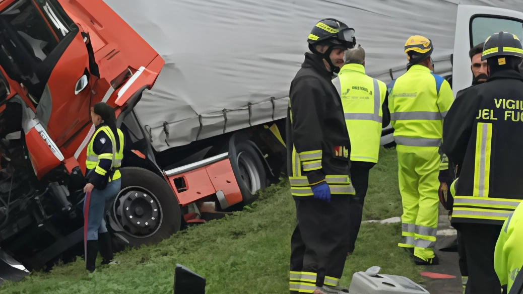 Tanta paura ieri mattina in autostrada, sulla A1 al km 144 in direzione Sud, nel tratto reggiano all’altezza di Gavassa,...