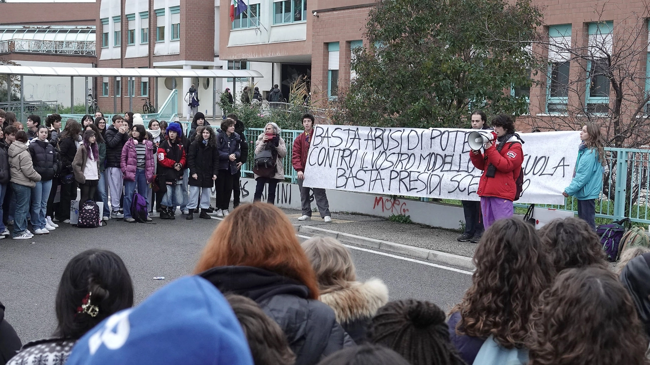 La protesta degli studenti del Serpieri di giovedì contro la dirigenza