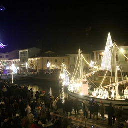 Si accende il Natale a Cesenatico: la magia del presepe della Marineria