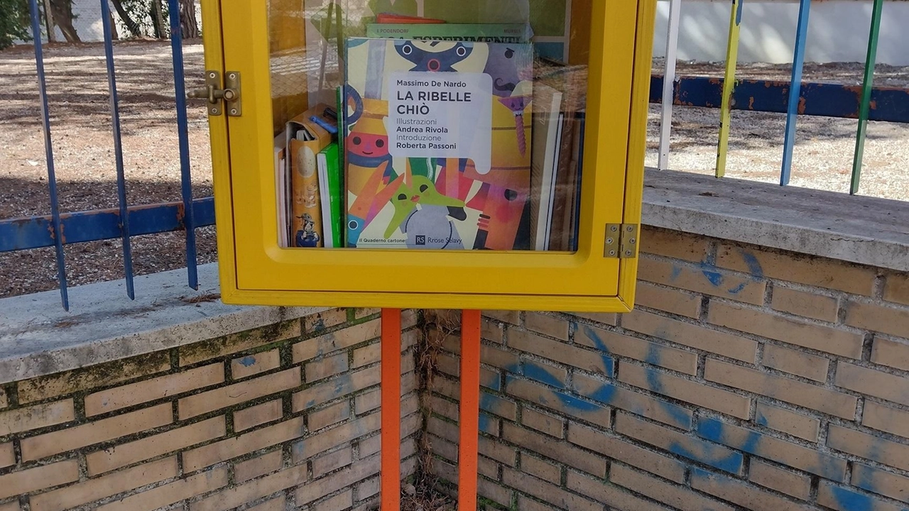 La casa editrice regala 120 volumi per le cassette gialle pensate per i bambini