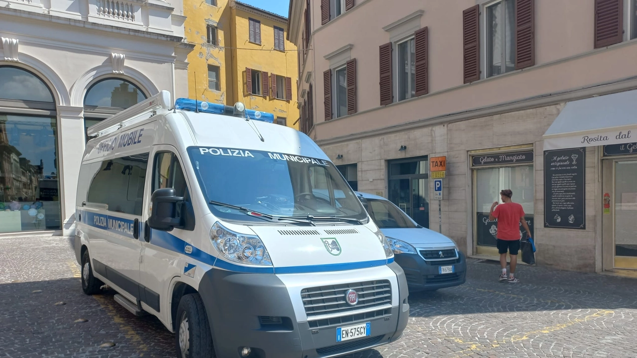 In azione la polizia locale e i tecnici Ast