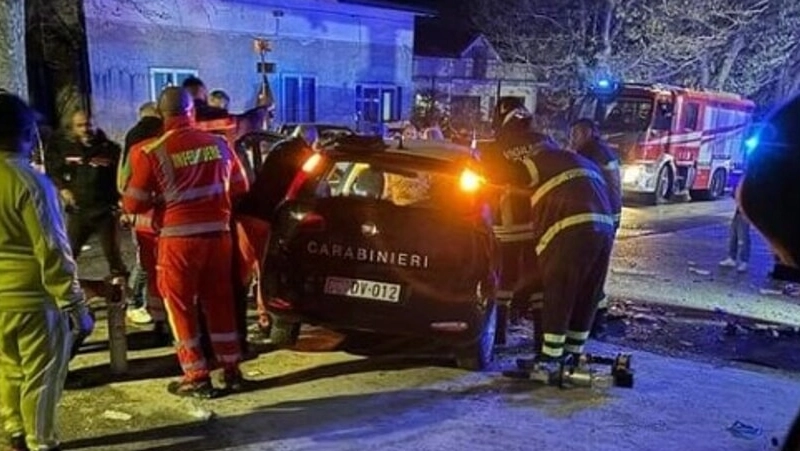 Carabinieri e pompieri in azione