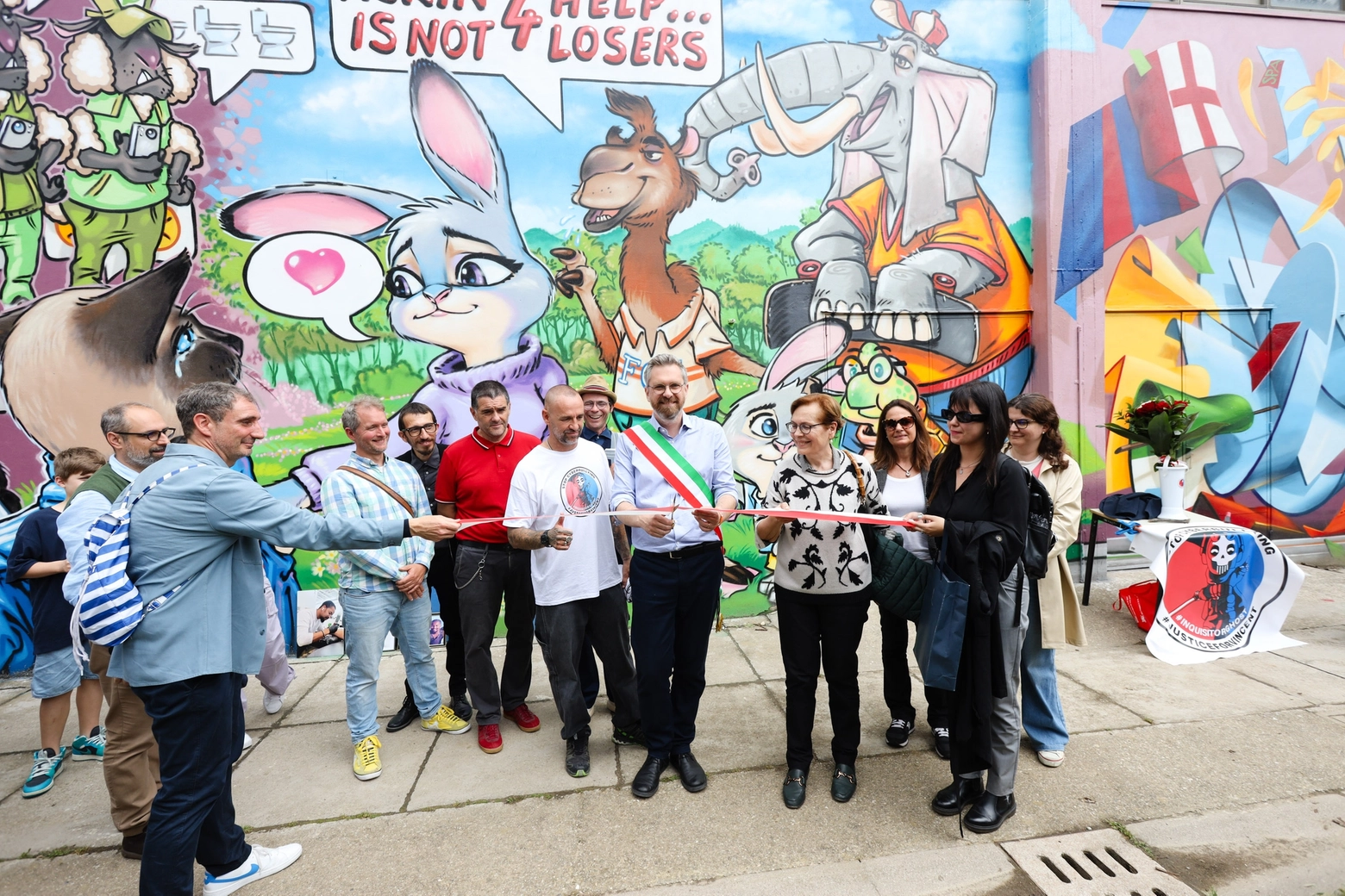 Inaugurazione del murales dedicato a Vincent Plicchi per dire no al cyberbullismo (foto Schicchi)