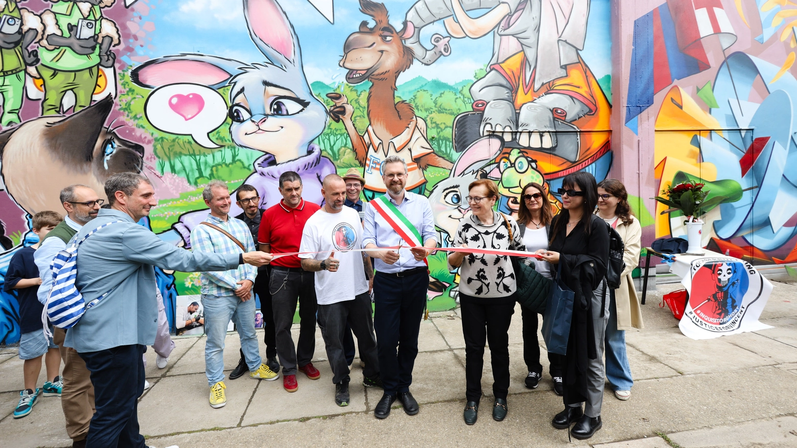 Inaugurazione del murales dedicato a Vincent Plicchi per dire no al cyberbullismo (foto Schicchi)