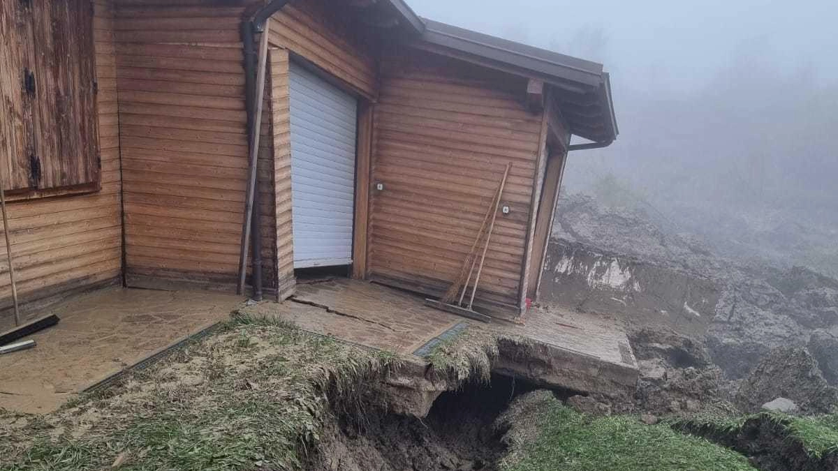 A San Benedetto il maltempo ha risvegliato, in località La Cà, una frana di 30 anni fa