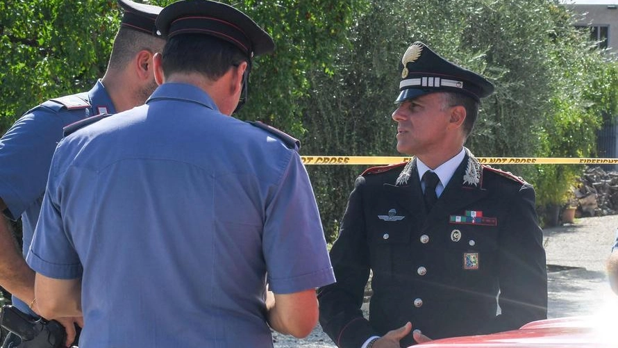 I due mezzi erano parcheggiati in un piazzale della zona industriale in attesa di essere portati a Latina. Scattano bonifica e controllo della rete fognaria. Il sindaco Ciarapica: "Nessun contatto con le falde".