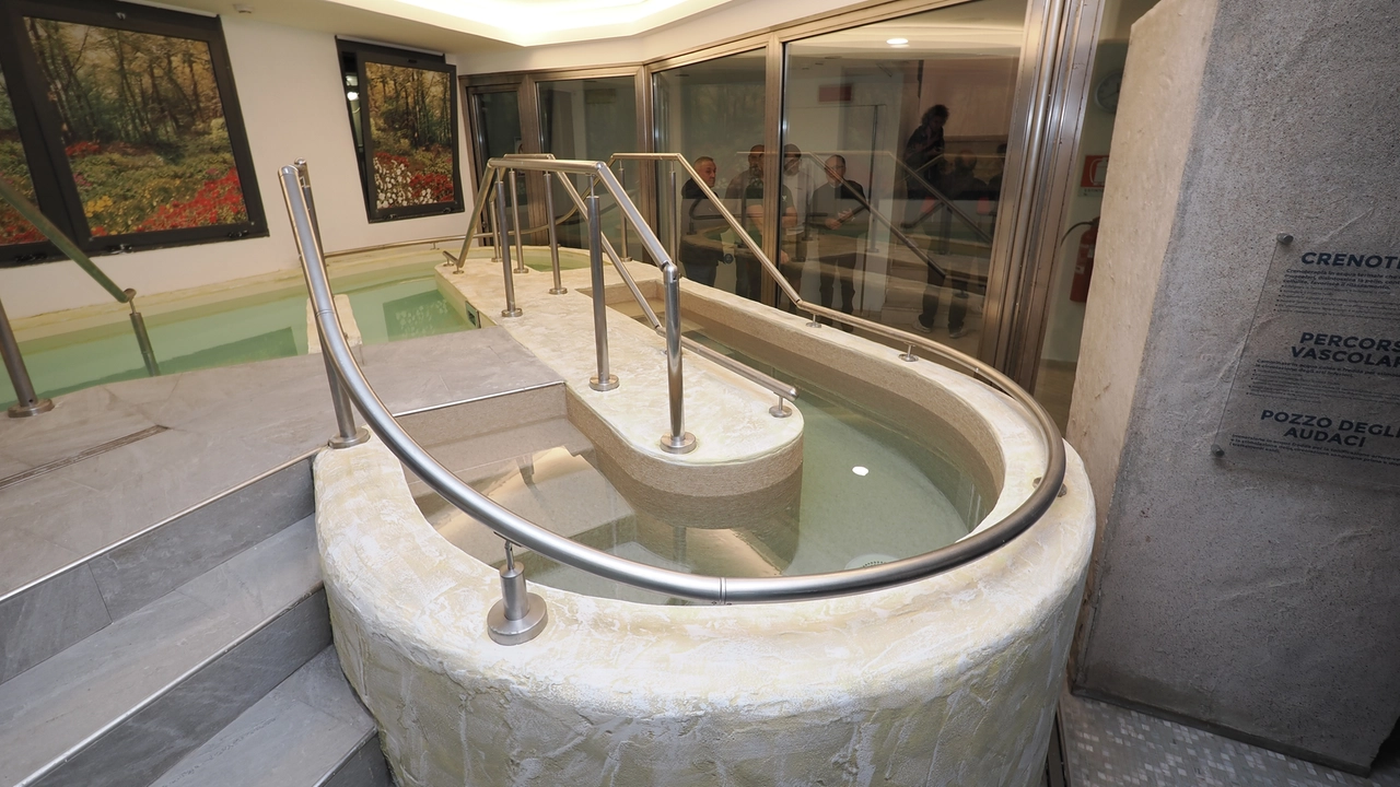 Piscina e terme San Petronio in centro a Bologna (Foto Schicchi)