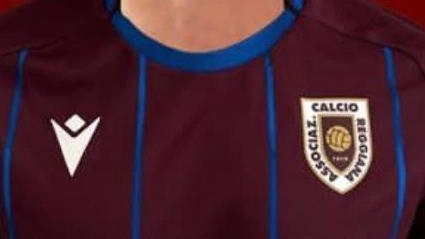 La Reggiana ufficializza Leo Stulac come nuovo regista, in prestito biennale dal Palermo. Con esperienza in Serie B e A, il centrocampista sloveno porta qualità ma preoccupa per la tenuta fisica. Interesse per Portanova e Ignacchiti nel mercato.