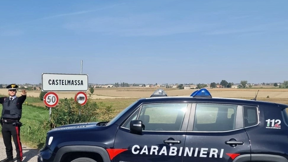 Castelmassa, magrebino in stato di alterazione importuna persone in piazza ed aggredisce i carabinieri (foto generica)