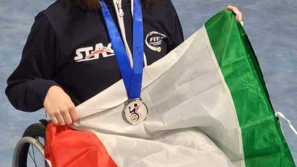 Carlotta Ragazzini con la emdaglia di bronzo vinta nel tennis tavolo alle olimpiadi di Parigi 2024